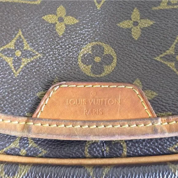 Louis Vuitton Menilmontant MM - Picture 4 of 16